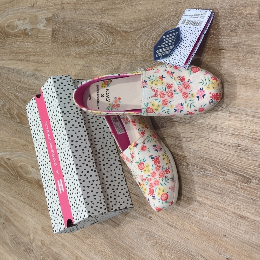 🌺🪻🌹🌻TOMS Women's Multicolor Floral Slip-On Flats size 5🌺🪻🌹🌻